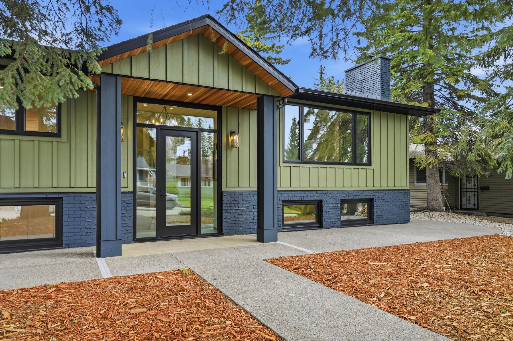 1132 Lake Sylvan Place — exterior
